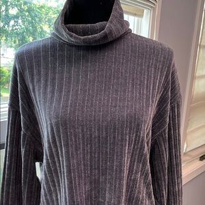 Altar'd State Charcoal Chenille Style Turtleneck Sweater Sz S